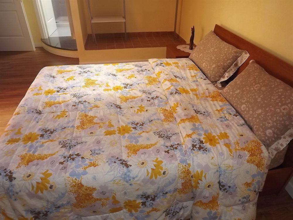 Bed and Breakfast Il Gelsomino Ferno Екстер'єр фото