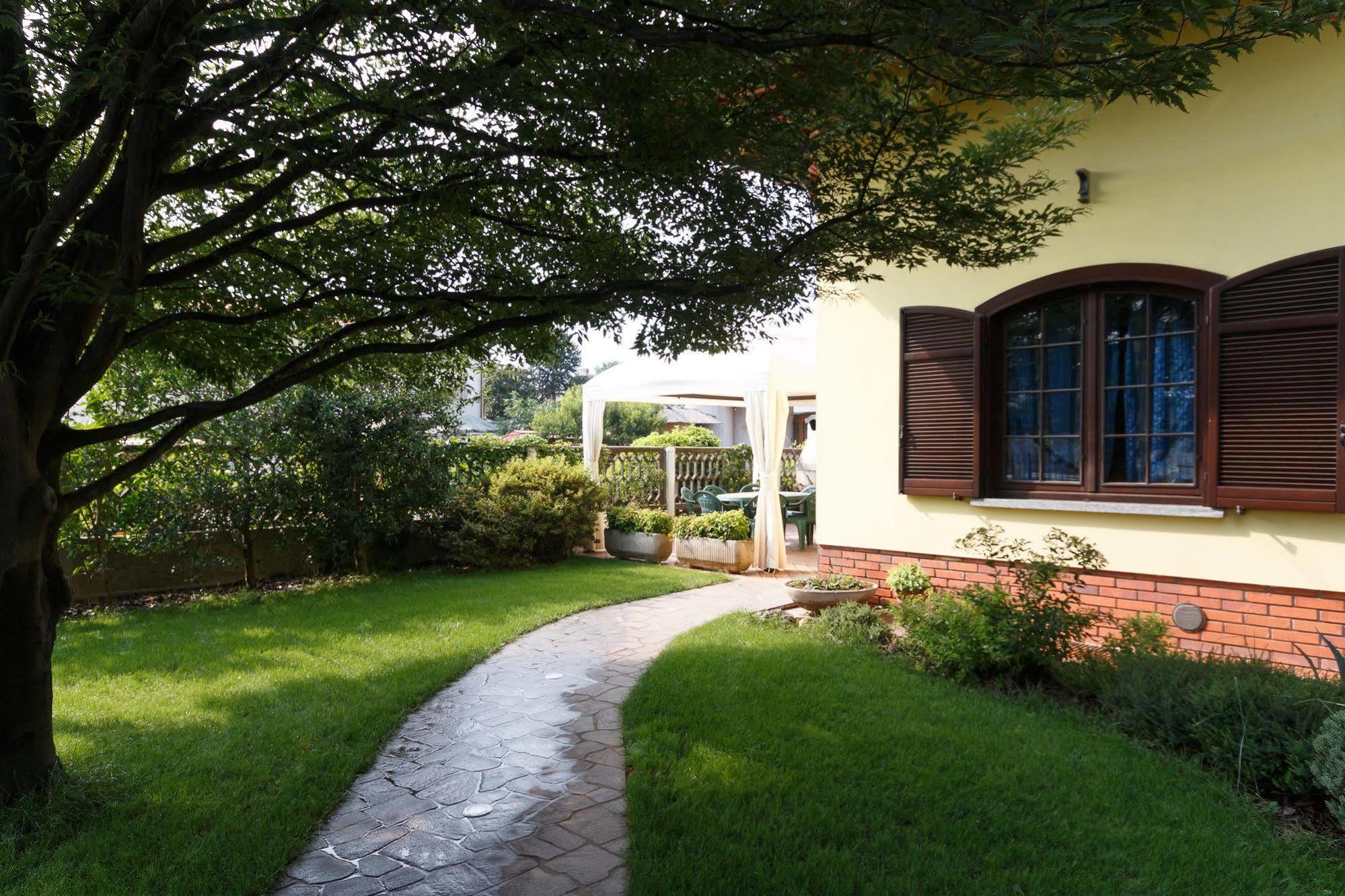 Bed and Breakfast Il Gelsomino Ferno Екстер'єр фото